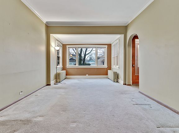 4th image of 1038 Beloit Ave