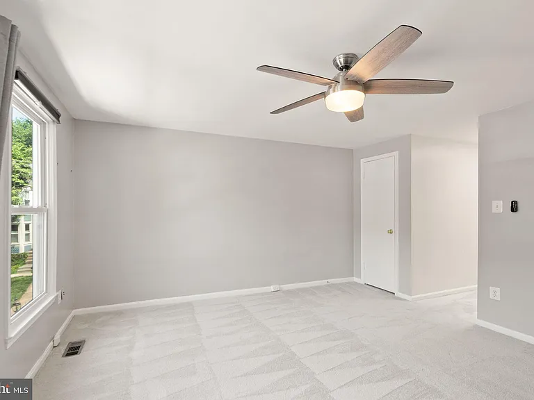 11243 Silentwood Ln — Photo 18