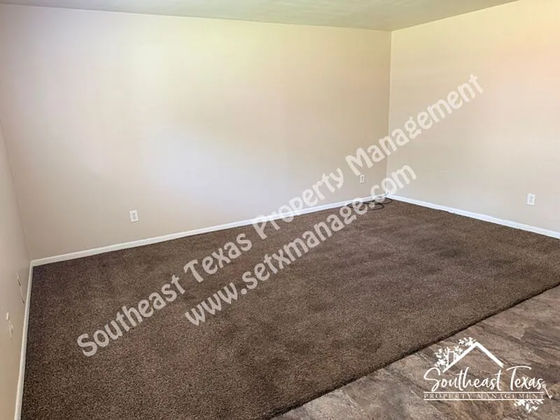 2 bed, 1.0 bath, 868 sqft, $925 — Photo 3