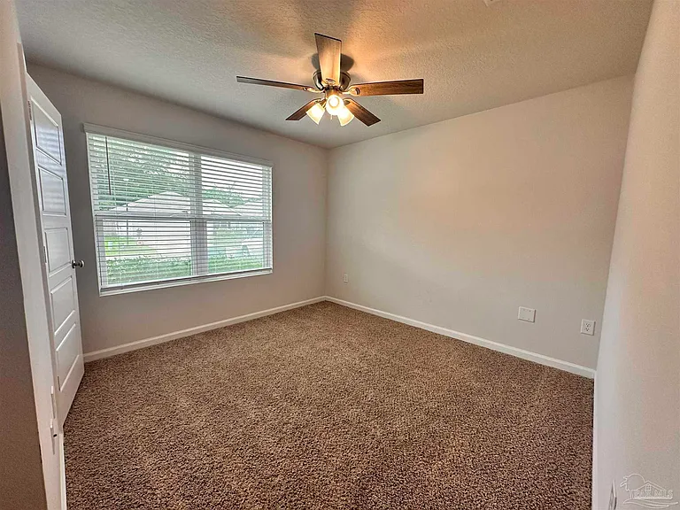 1040 Lovebird Ct — Photo 16