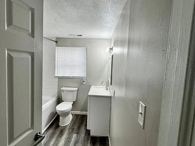 5132 W Caven St — Photo 10