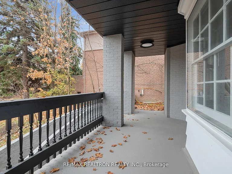 6 Woodvale Cres — Photo 25