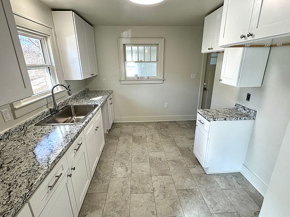 3rd image of 6030 Forest Ave