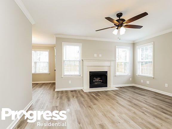 5th image of 310 Brewster Ct