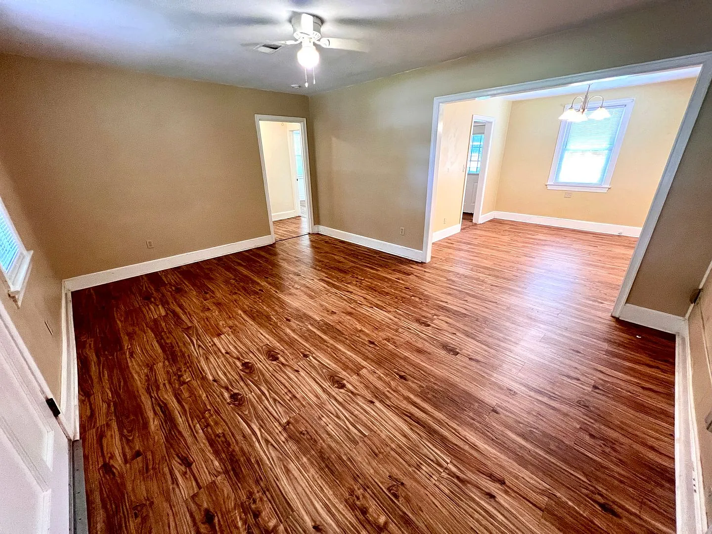 3 bed, 2.0 bath, 1300 sqft, $1,795 — Photo 3