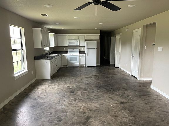 2nd image of 121 Mesquite St