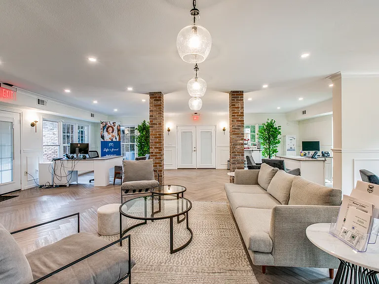 Bellaire Oaks Apartments — Photo 42