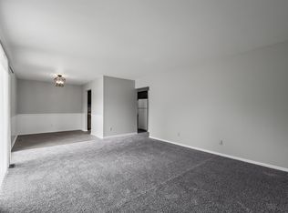 12273 Woodside Dr #2B-1BA-1480SQFT, Grand Blanc, MI 48439