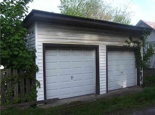 2nd image of 2009 6th Ave