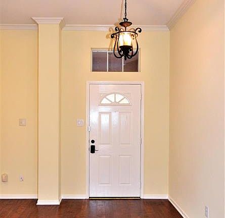 4th image of 373 Livingstone Ln