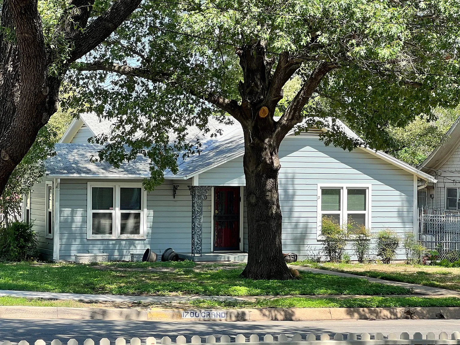 1720 Grand Ave — Photo 1