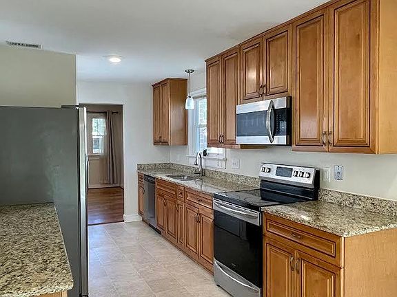 4th image of 505 Montvale Ave