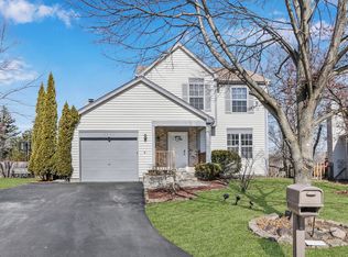 6220 Eagle Ridge Dr, Gurnee, IL 60031