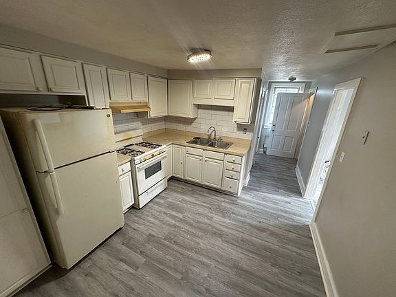 4th image of 260 Pronesti Ln