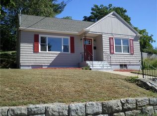 241 Elm St, New London, CT 06320