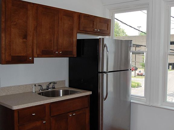 2nd image of 487 Elmwood Ave #5
