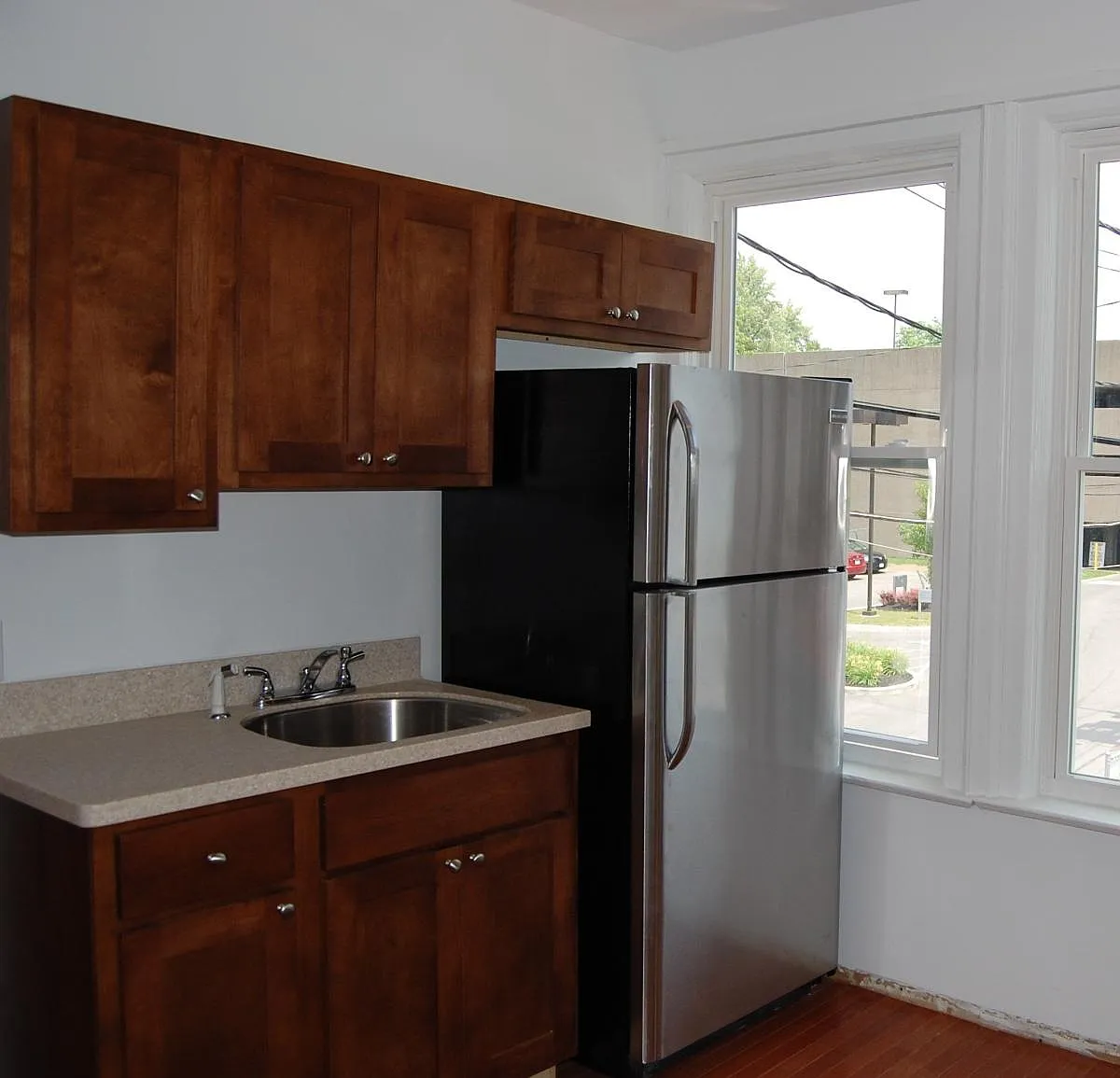 Building Photo - 487 Elmwood Ave #5