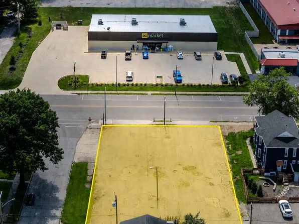 2103 W Main St, Belleville, IL 62226