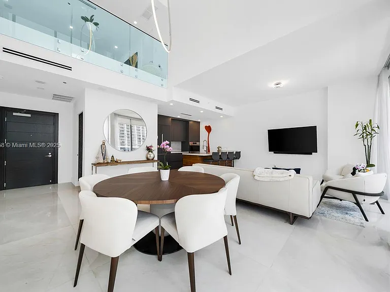 200 Biscayne Boulevard Way #1406 — Photo 4
