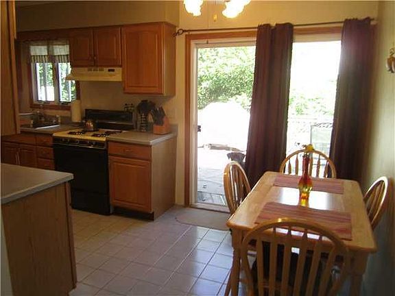 4th image of 92 Sproat St
