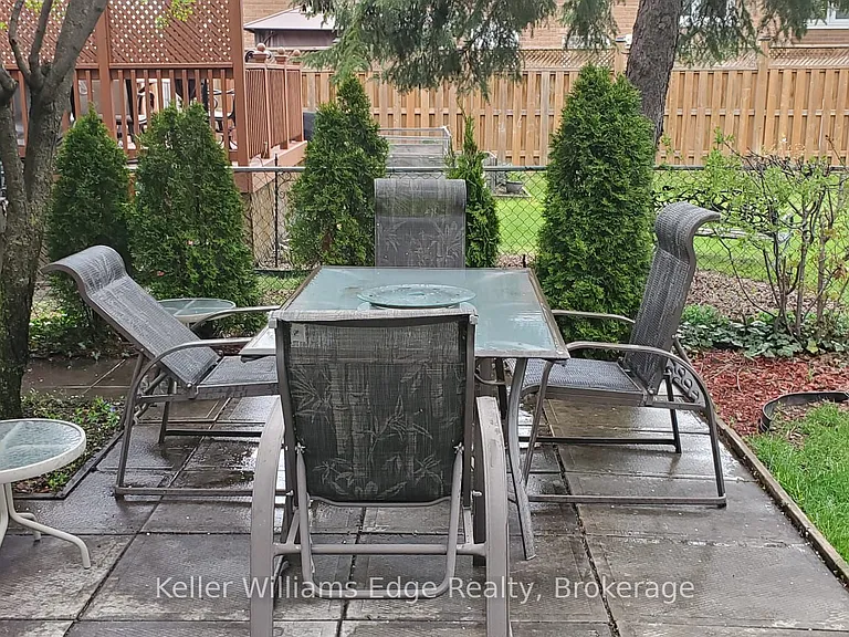 1023 Robarts Rd — Photo 21