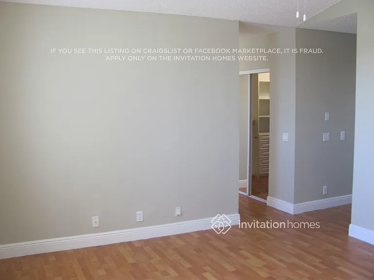 864 Stanton Dr — Photo 2