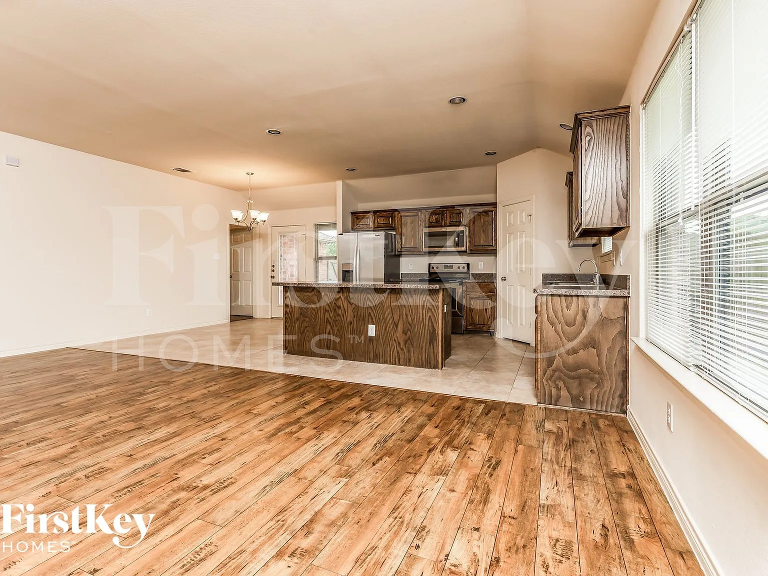 4 bed, 2.0 bath, 1889 sqft, $2,490 — Photo 2
