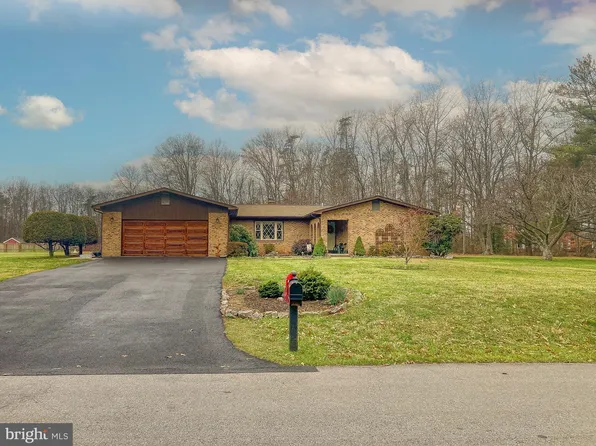 11007 New England Dr, Clinton, MD 20735