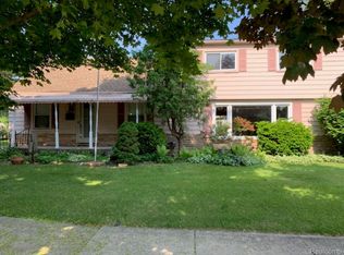 28511 Hillview St, Roseville, MI 48066