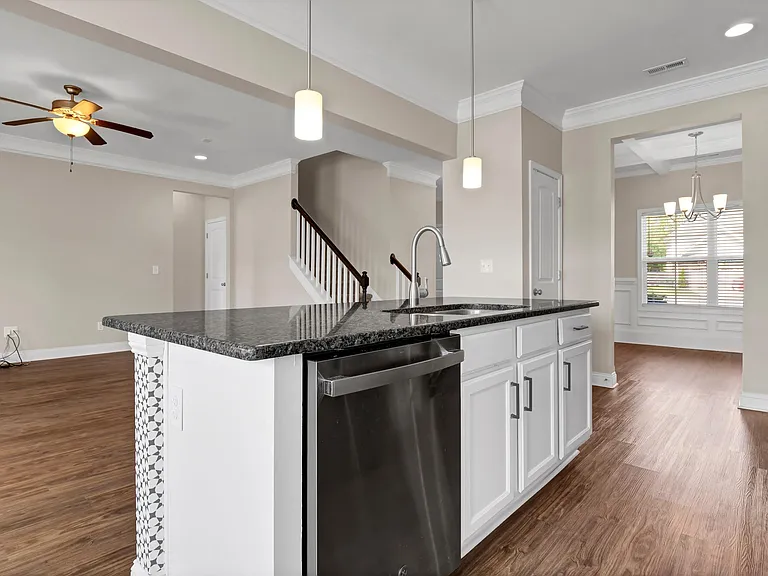 315 Red Cedar Dr — Photo 6