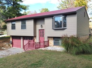 46871 E Almar Ln, Saint Clairsville, OH 43950