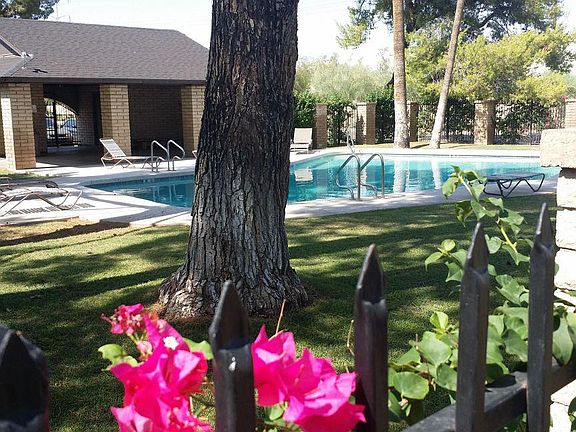 2nd image of 117 W Concorda Dr APT 101