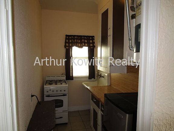 2nd image of 319 5th Ave APT 7