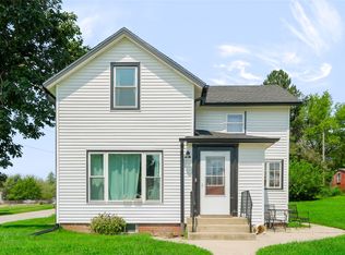 323 1st St, Kellogg, IA 50135