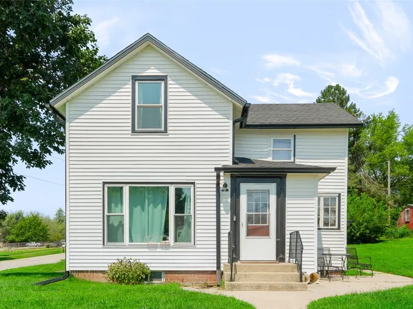 323 1st St, Kellogg, IA 50135