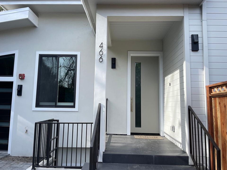 Owner's Entrance (separate)