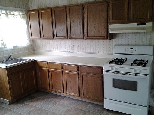 5th image of 27 N Main St