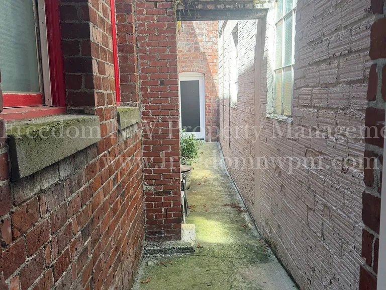 223 S Tower Ave #B — Photo 9