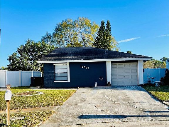 3rd image of 10007 Oakengate Pl