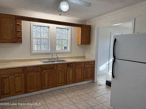 4th image of 709 3rd St SW