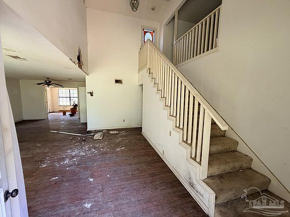 3rd image of 834 Fleming Ct