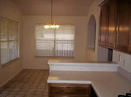 3 bed, 2.0 bath, 1629 sqft, $1,995 — Photo 3