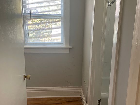 4th image of 3437 Shenandoah Ave #W