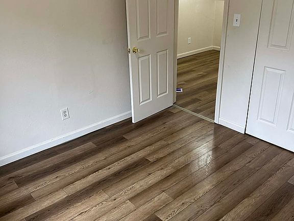 5th image of 1040 Plaza Ct N APT 10