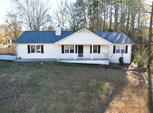 370 Ridgeview Dr, Auburn, GA 30011