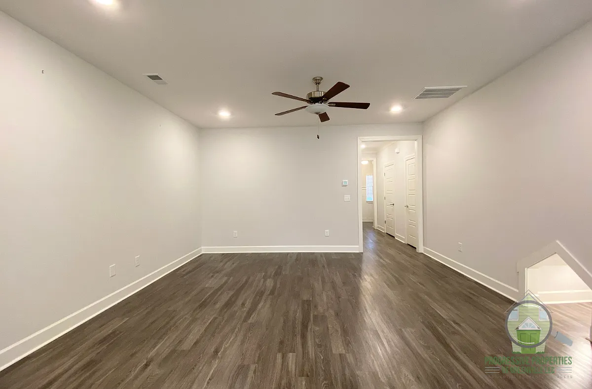 10 Jaycee Court - 1 — Photo 3