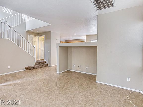 5th image of 6701 Bluebell Garden St