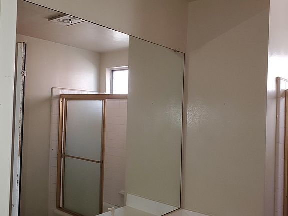 5th image of 1824 Fairburn Ave #403