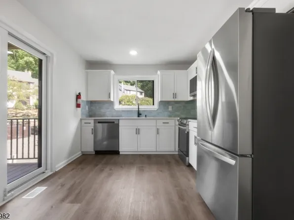 13235 Dell Pl BLDG 13 #235, Stanhope Boro, NJ 07874