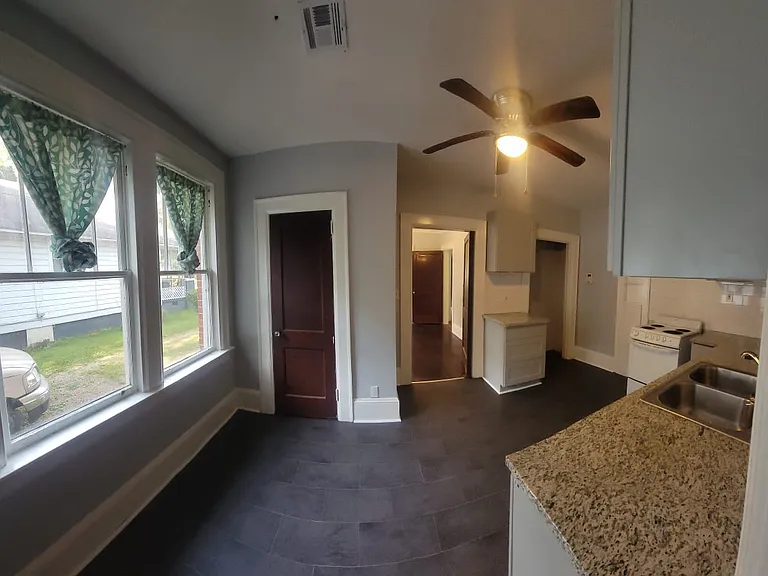 426 Boyce St — Photo 6